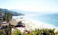 view to the south along Playa de Los Muertos