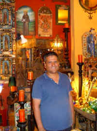 puerto vallarta shops tips - Safari Accents friendly staff Gerardo